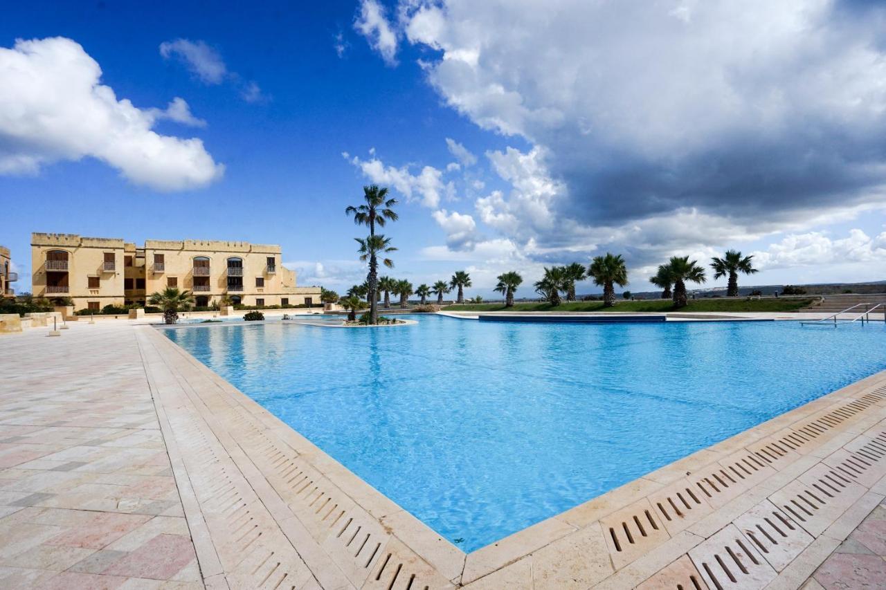 Getawaynpetto Private Duplex Maisonette With Jacuzzi Hot Tub Mgarr Extérieur photo