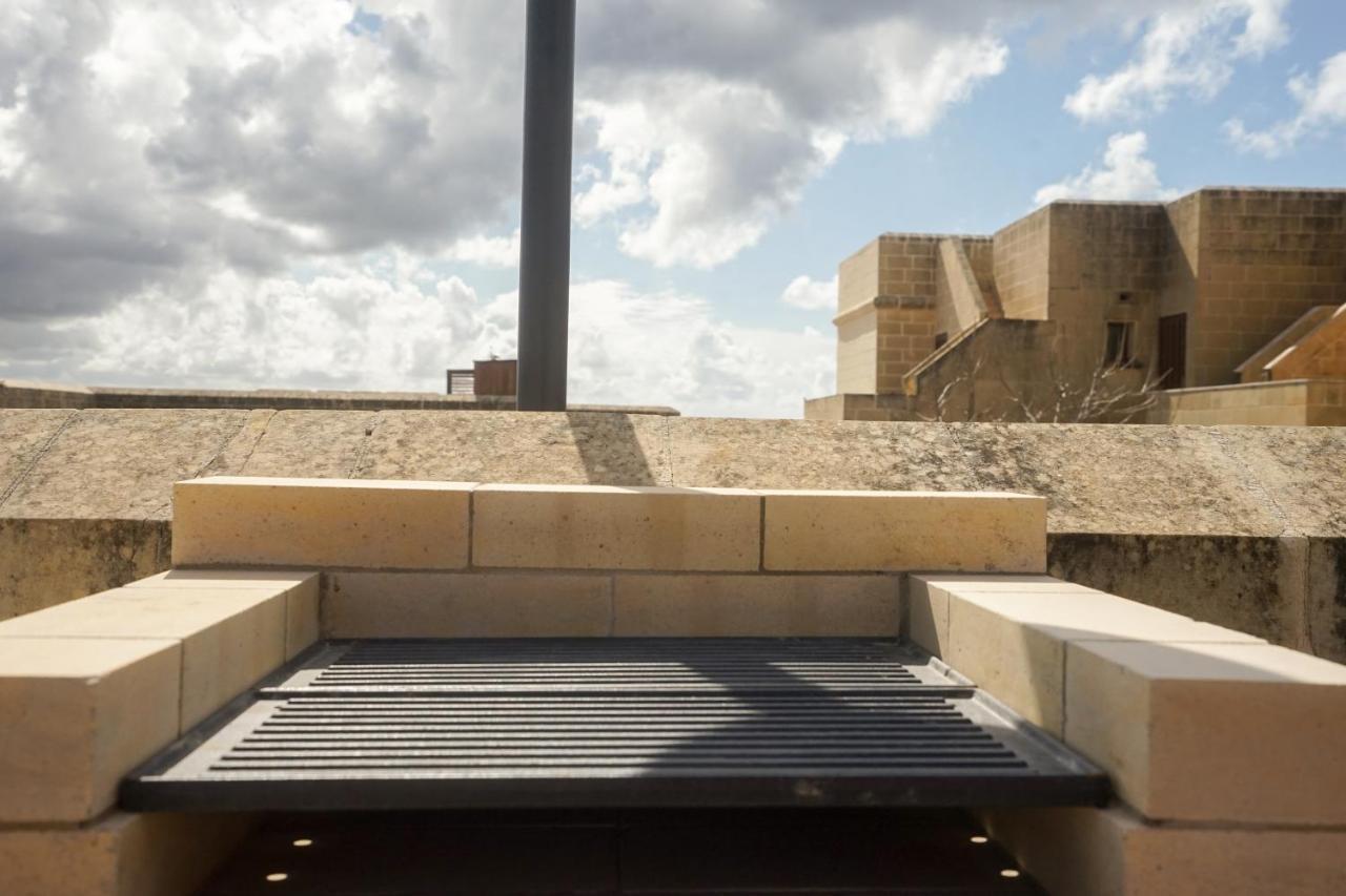 Getawaynpetto Private Duplex Maisonette With Jacuzzi Hot Tub Mgarr Extérieur photo