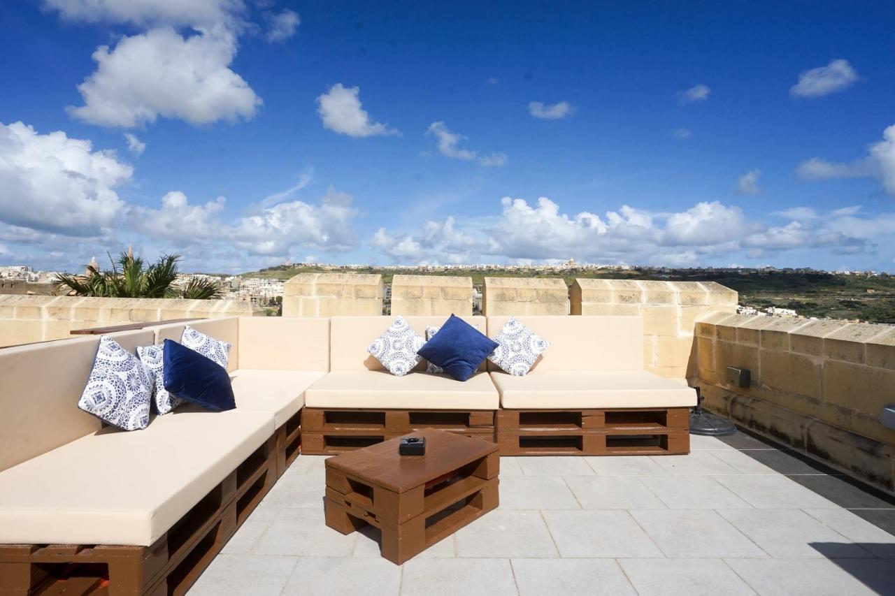 Getawaynpetto Private Duplex Maisonette With Jacuzzi Hot Tub Mgarr Extérieur photo