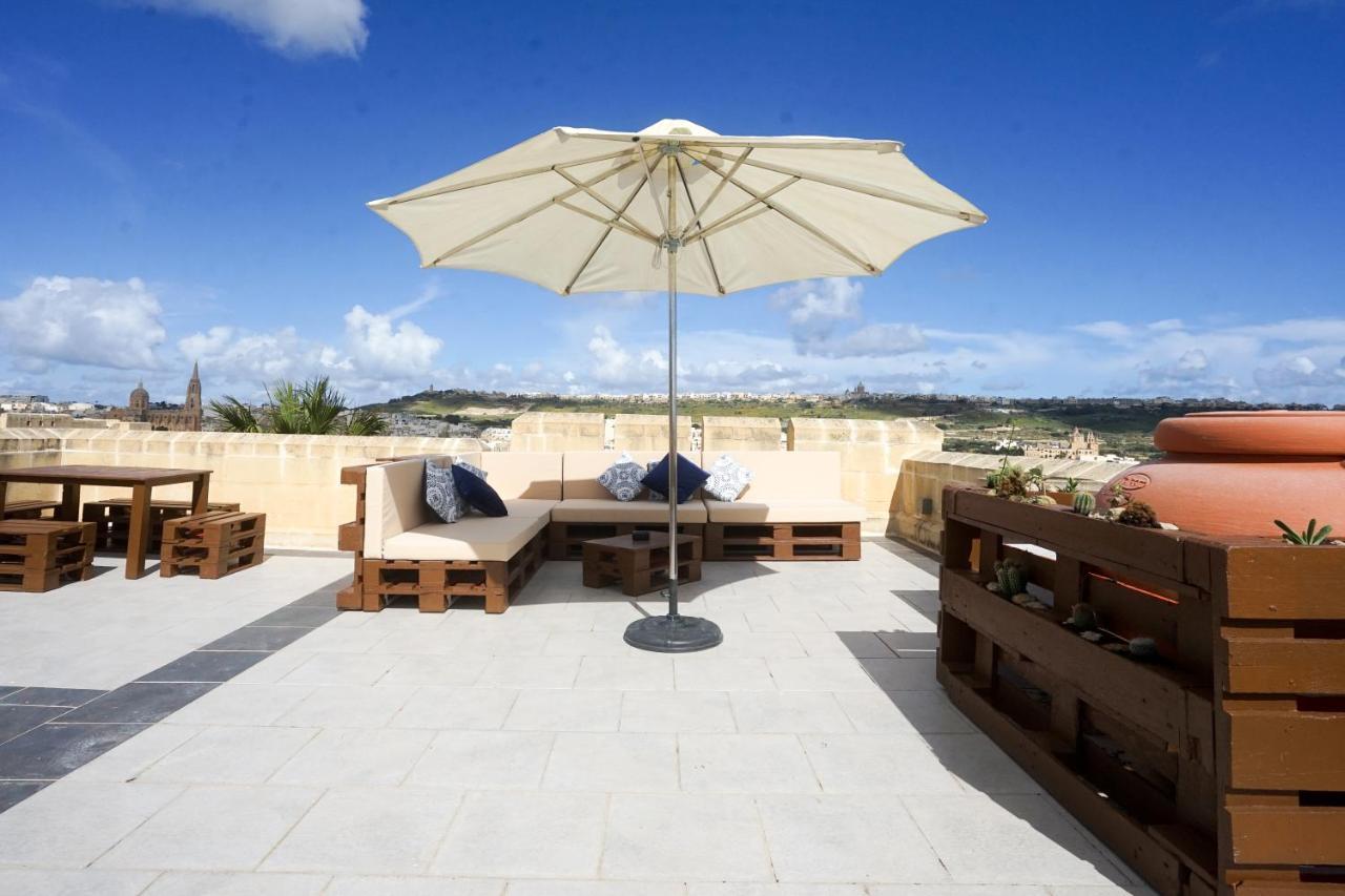 Getawaynpetto Private Duplex Maisonette With Jacuzzi Hot Tub Mgarr Extérieur photo