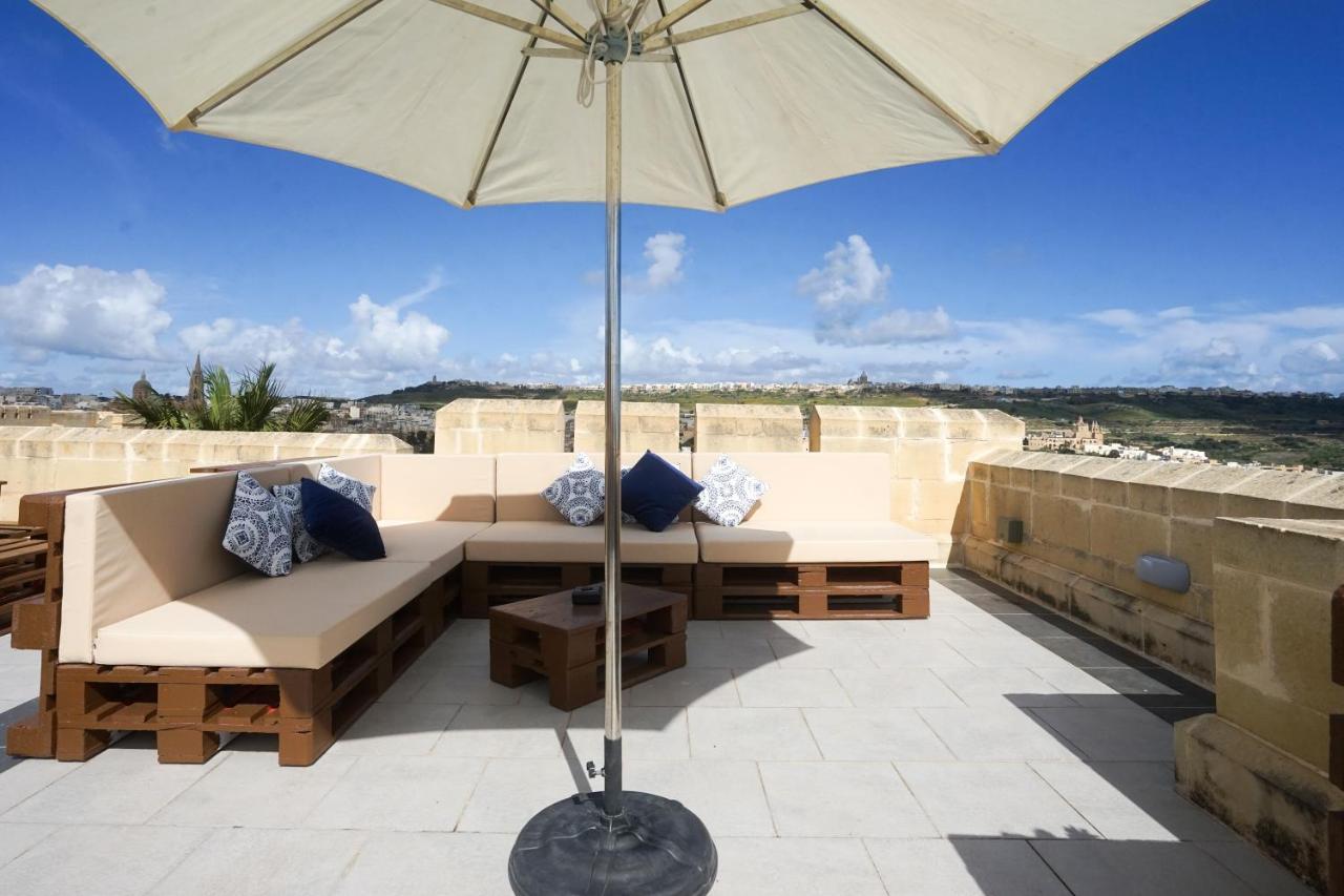 Getawaynpetto Private Duplex Maisonette With Jacuzzi Hot Tub Mgarr Extérieur photo