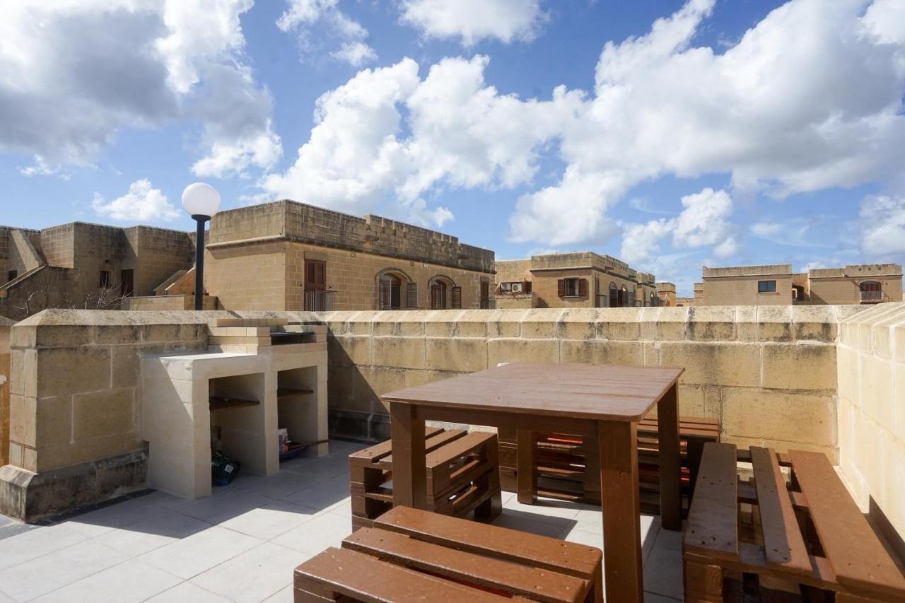 Getawaynpetto Private Duplex Maisonette With Jacuzzi Hot Tub Mgarr Extérieur photo