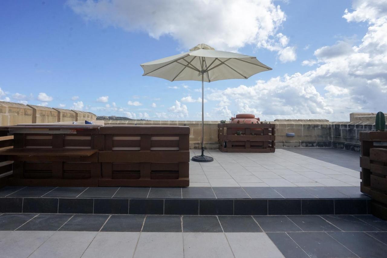Getawaynpetto Private Duplex Maisonette With Jacuzzi Hot Tub Mgarr Extérieur photo