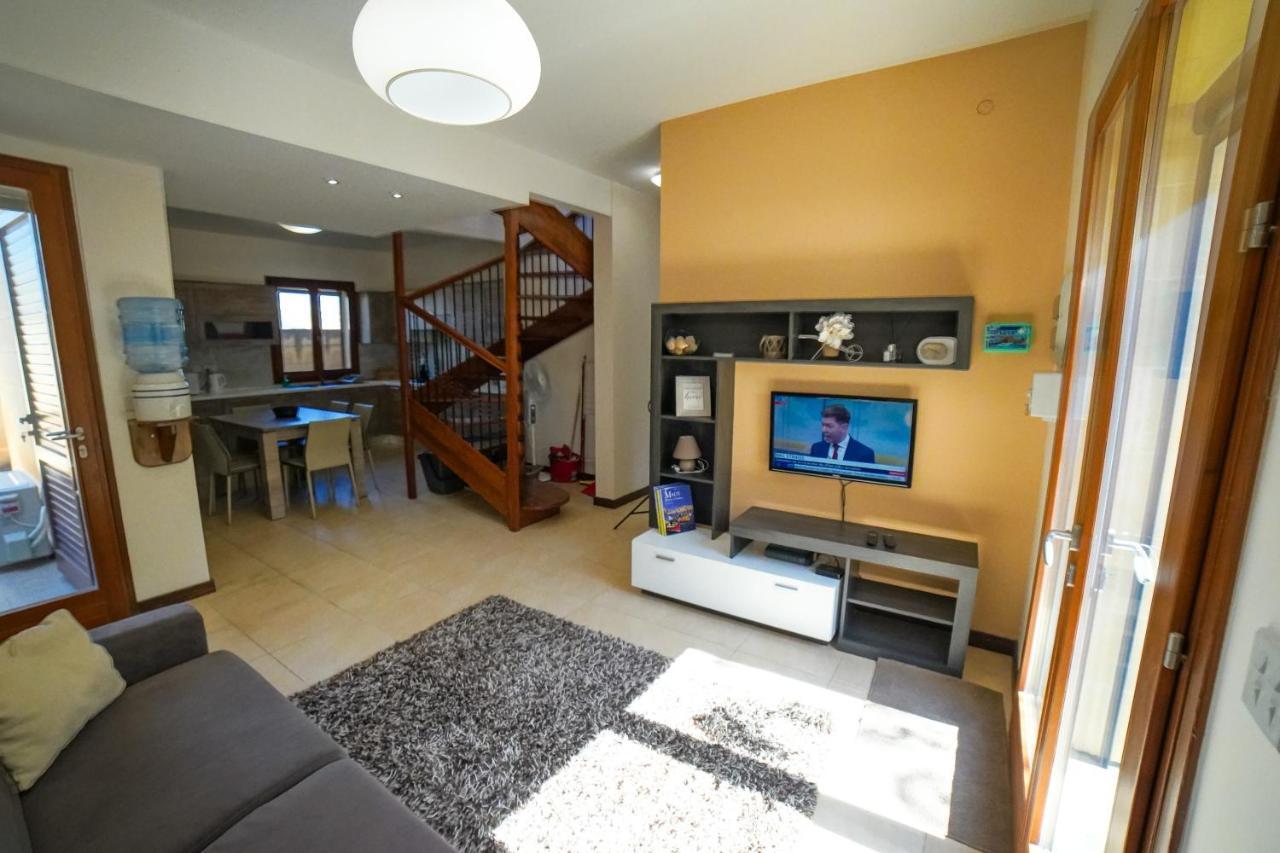 Getawaynpetto Private Duplex Maisonette With Jacuzzi Hot Tub Mgarr Extérieur photo