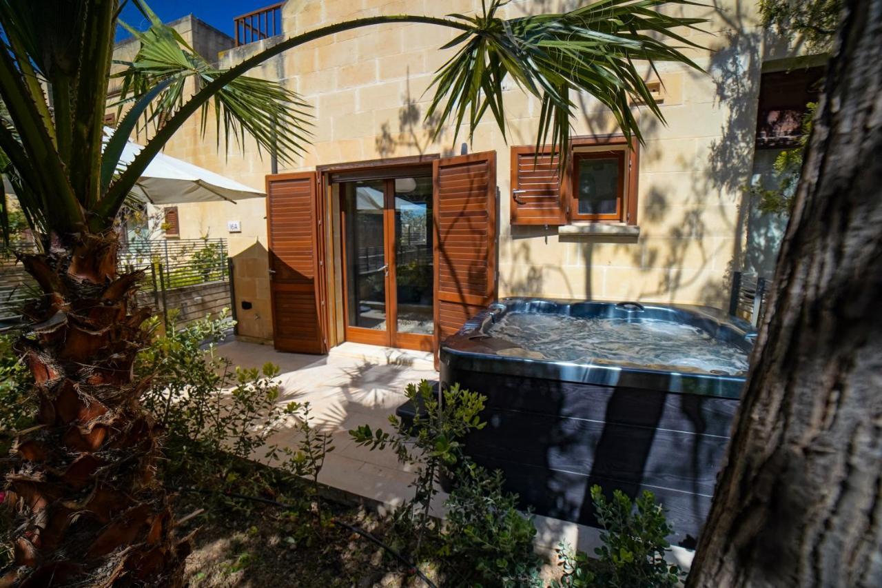 Getawaynpetto Private Duplex Maisonette With Jacuzzi Hot Tub Mgarr Extérieur photo