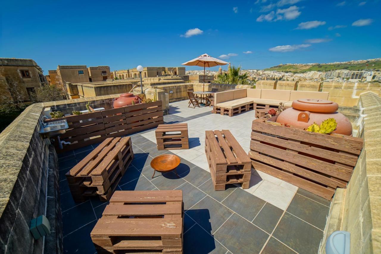 Getawaynpetto Private Duplex Maisonette With Jacuzzi Hot Tub Mgarr Extérieur photo