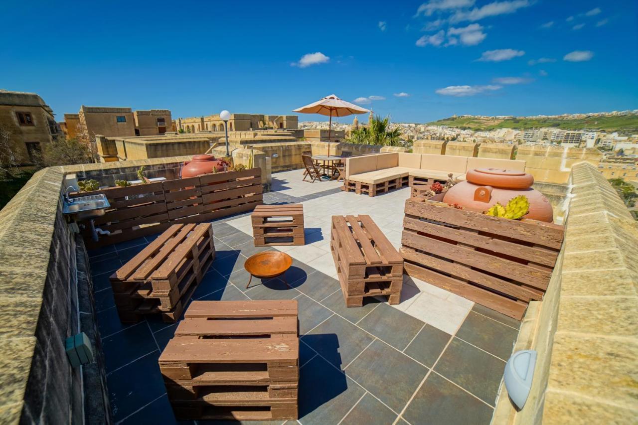 Getawaynpetto Private Duplex Maisonette With Jacuzzi Hot Tub Mgarr Extérieur photo