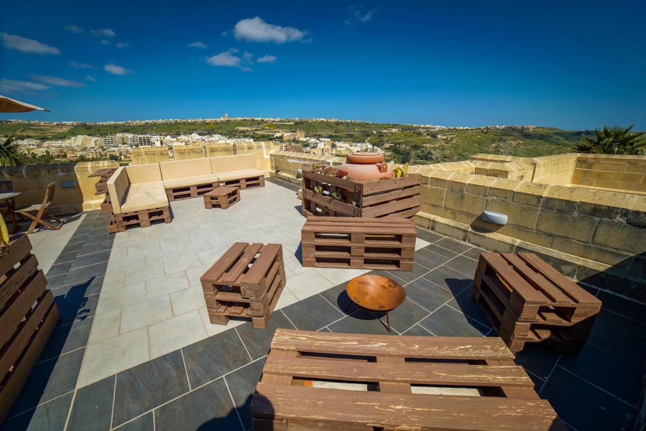 Getawaynpetto Private Duplex Maisonette With Jacuzzi Hot Tub Mgarr Extérieur photo