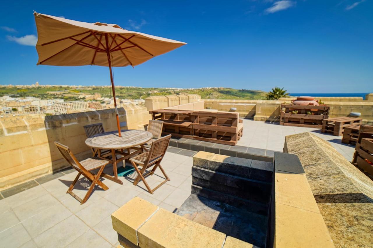 Getawaynpetto Private Duplex Maisonette With Jacuzzi Hot Tub Mgarr Extérieur photo