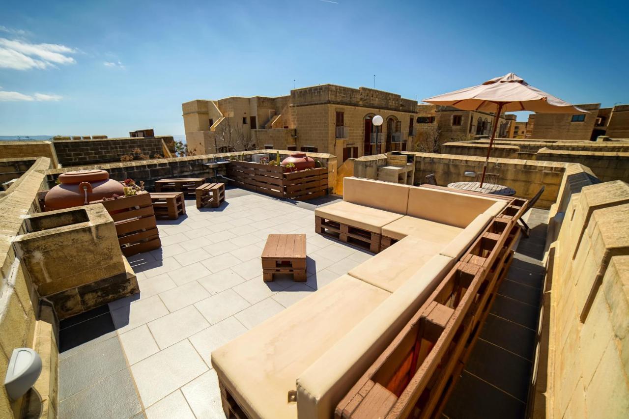 Getawaynpetto Private Duplex Maisonette With Jacuzzi Hot Tub Mgarr Extérieur photo